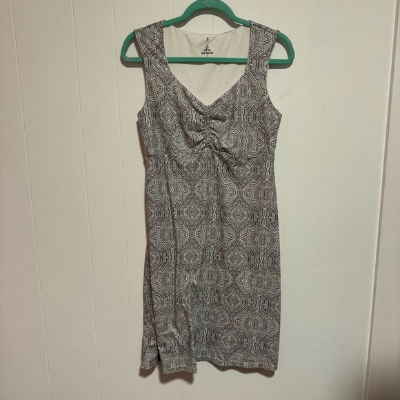 Prana Dresses & Skirts - PRANA Gray & White Printed Athletic Dress